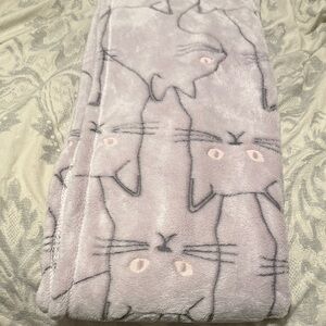 NWT Linen Chest Purple Cat Patterned Glow in the Dark Blanket